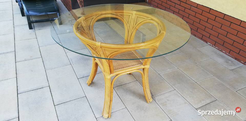 Stół rattanowy okrągły ze szklanym blatem na taras ogród