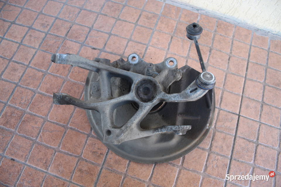 PIASTA ZWROTNICA LEWY TYŁ PEUGEOT 407 20 HDI SW
