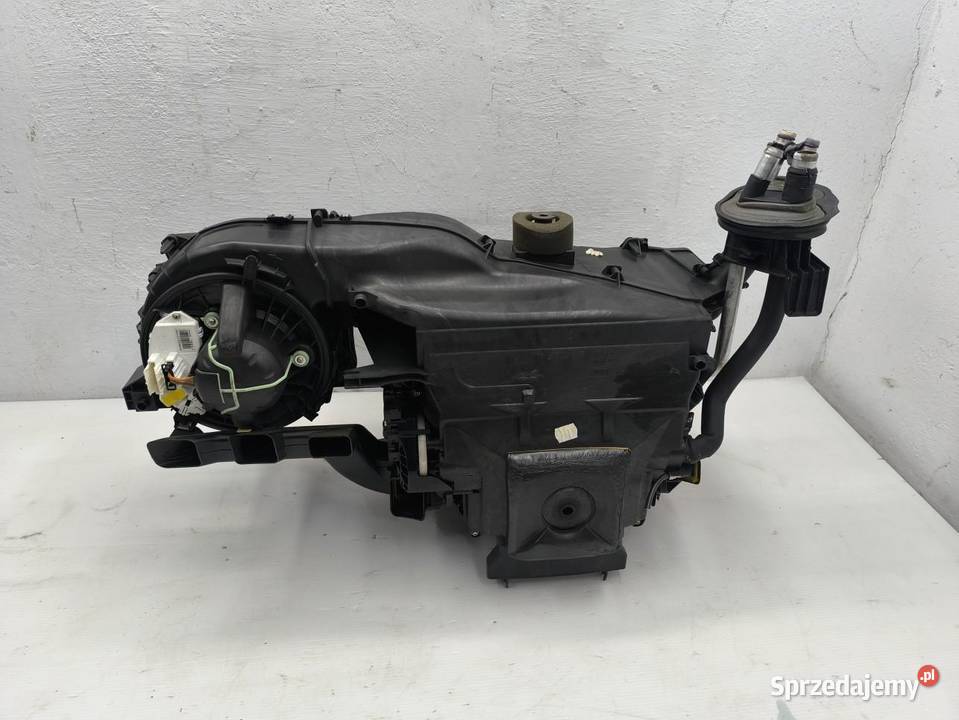 NAGRZEWNICA KOMPLETNA BMW E90 E91 983360Z osobowe sprzedam