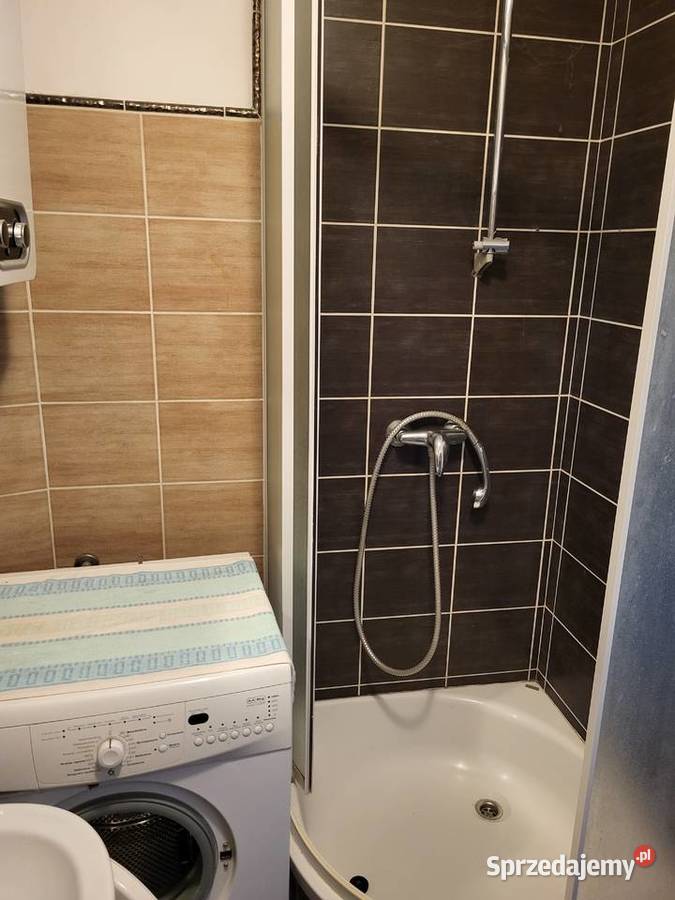 Sprzedam kawalerkę 30 m w centrum 1 piętro duża Krapkowice sprzedam