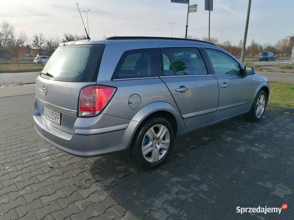 Opel Astra 16 benzina 2010 r Poznań sprzedam
