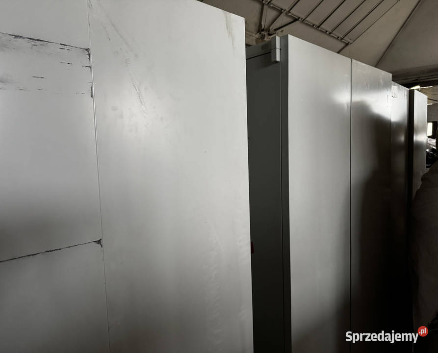 Duża szafa metalowa na akta osobowe dokumenty Prochowice