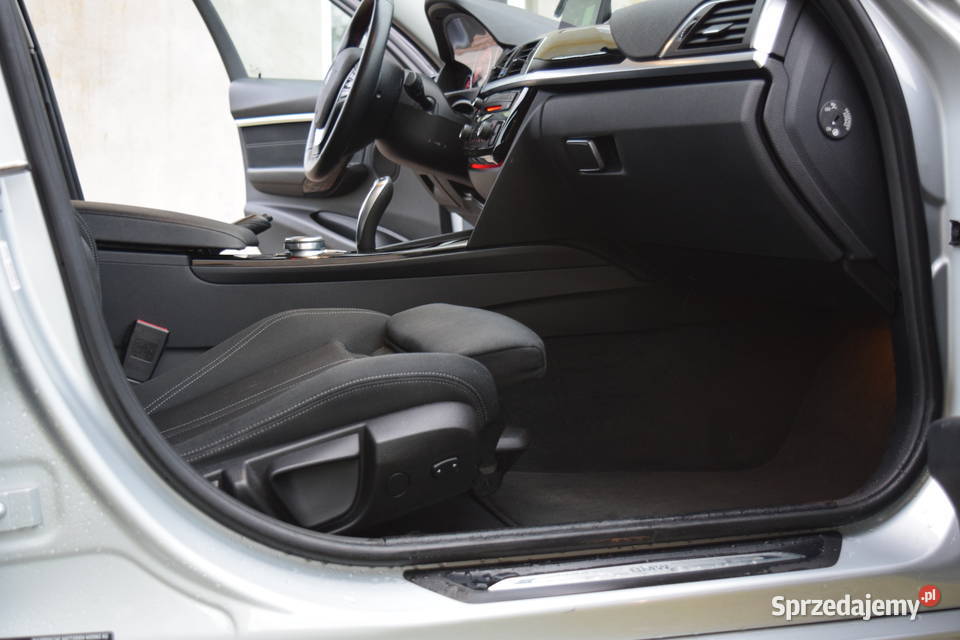 BMW 318d touring automat Rok produkcji 2019 Wielgomłyny