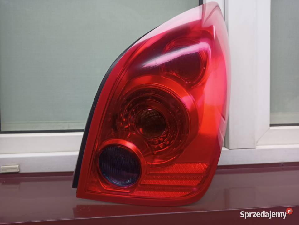 Nissan Primera P12 hatchback HB lampa tył tylna osobowe Sieradz sprzedam