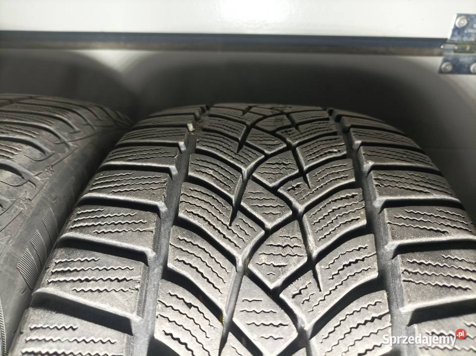 Opony zimowe Goodyear 22545r17 zima Myślibórz