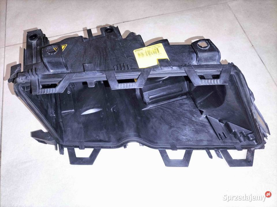 Obudowa lampy zenon prawej BMW E46 COUPE CABRIO Poręba