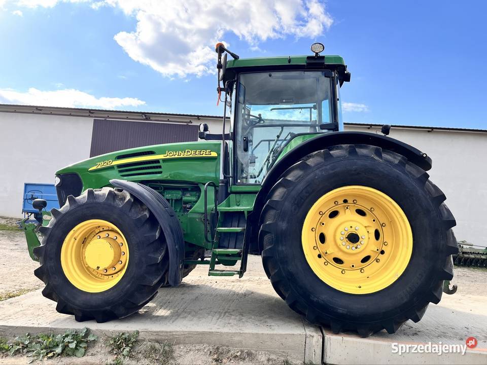 John Deere 7920