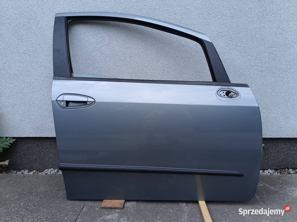 Fiat Grande Punto 3D drzwi prawe 595A Drzwi