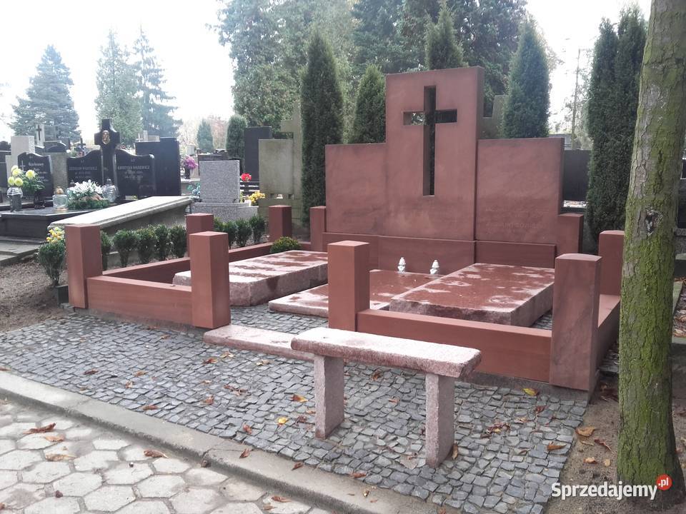 Nagrobek z piaskowca Łódź