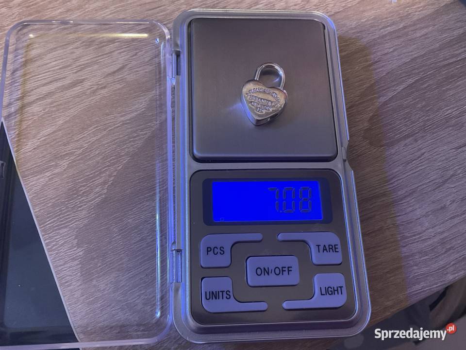 Srebrna zawieszkawisiorek w kształcie kłódki srebro