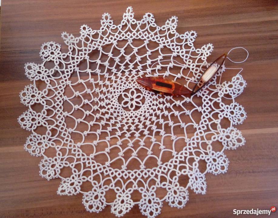 Serwetka frywolitkowa