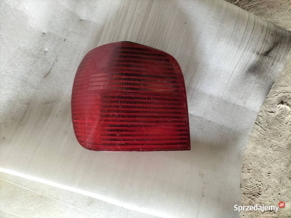 czerwona LAMPA LEWA TYŁ POLO 6N lubelskie Kamień-Kolonia sprzedam