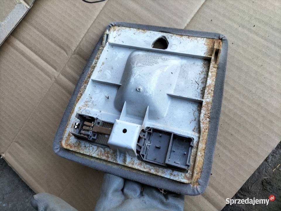AUDI 80B4 80 B4 443877829 QR LAMPKA PODSUFITKI osobowe Kamień-Kolonia