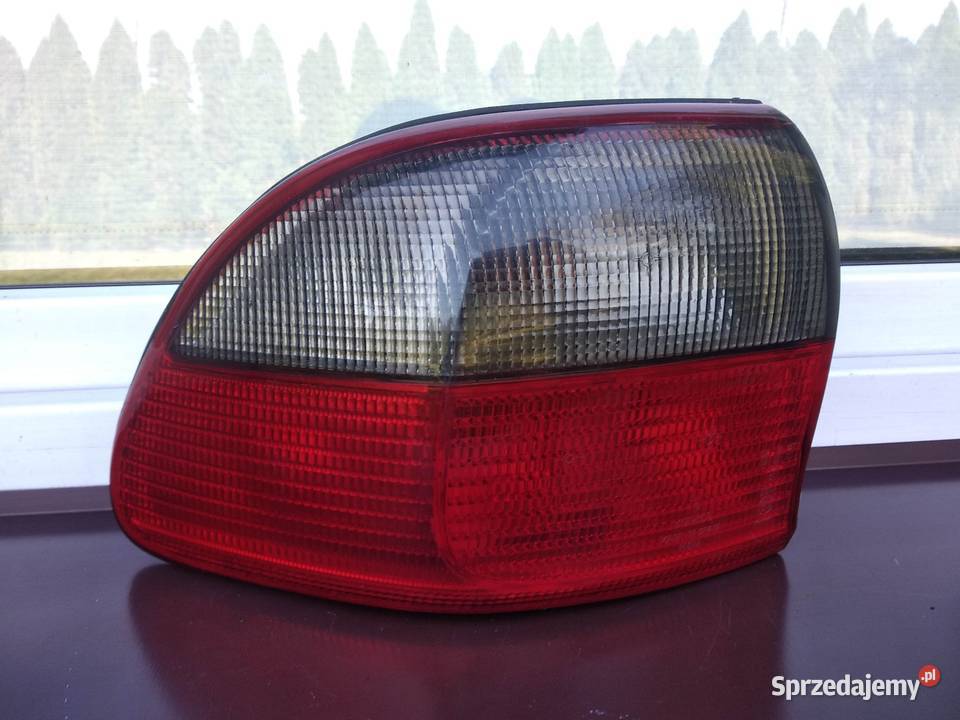Opel Omega B sedan lampa tył tylna lewa w Sieradz sprzedam