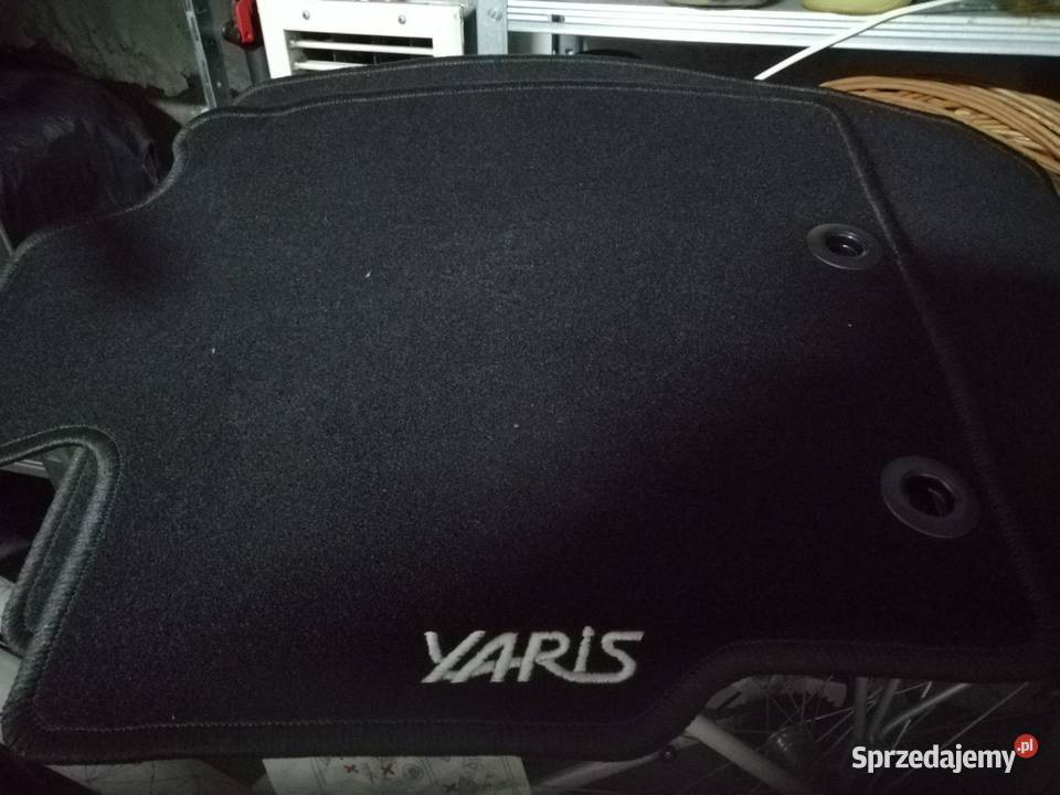 Dywaniki welurowa Yaris Hybrid mazowieckie Płock