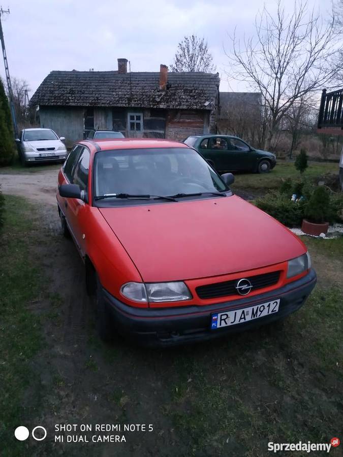 Opel astra 14 lpg hatchback czerwony 5drzwi Jarosław