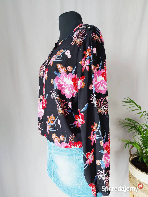 Czarna bluzka koszulowa długi rękaw w kwiaty łódzkie