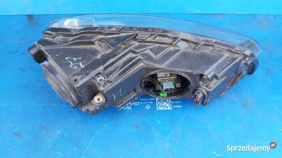 LAMPA REFLEKTOR LEWY PRZÓD XENON SKRĘTNY VW GOLF osobowe wielkopolskie