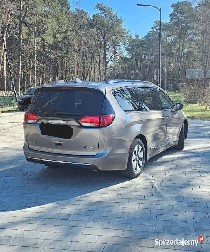 Chrysler Pacifica Hybryda dach panoramiczny wielkopolskie Poznań