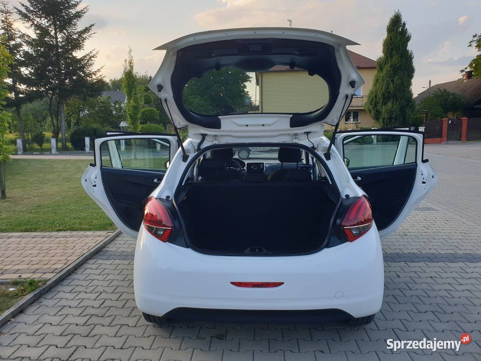 PEUGEOT 208 12 82 OPŁACONY BEZWYPADKOWY Rzeszów