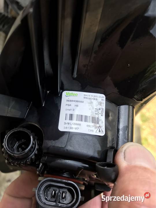Peugeot 308 0713 prawy halogen Valeo 9680498880 Rzeszów sprzedam