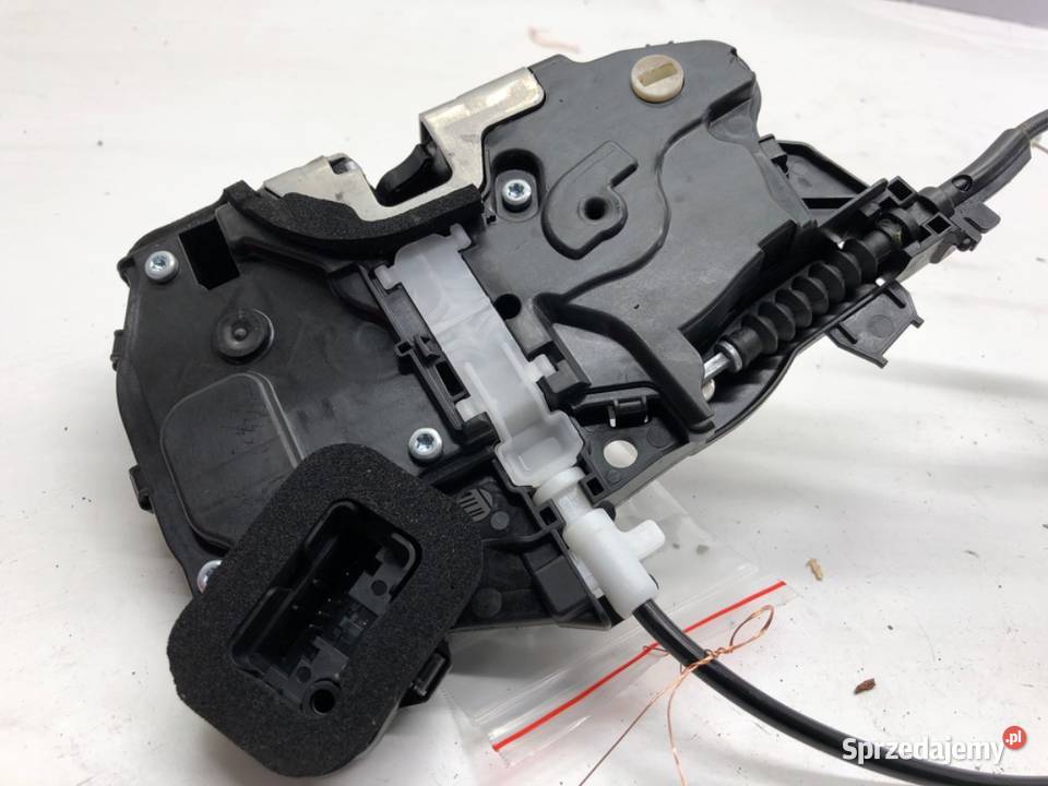 ZAMEK DRZWI PRAWY TYŁ SKODA KAMIQ Crossover