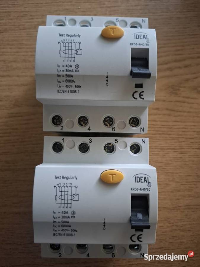 Zestaw bezpieczników i osprzętu elektrycznego sprzedam
