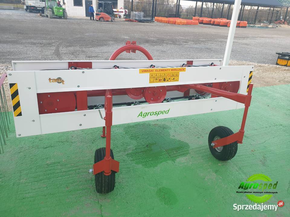 Zgrabiarka pasowa Taret do siana Transport Grajewo