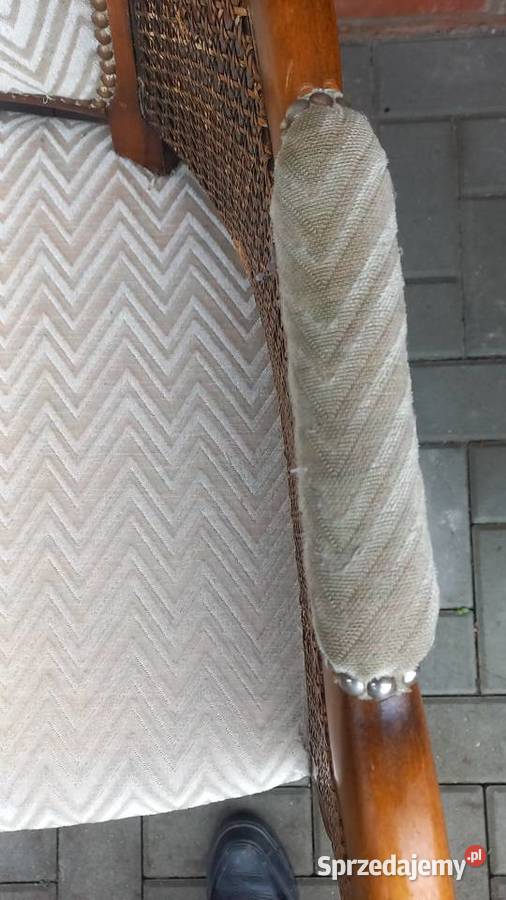 Fotel 2 orzechowy rattanowy z tapicerką beżową Gawroniec