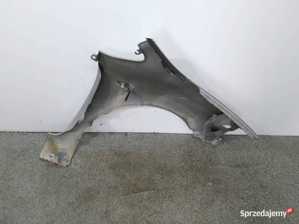 BŁOTNIK PRAWY PRZÓD Toyota Auris I 20062012