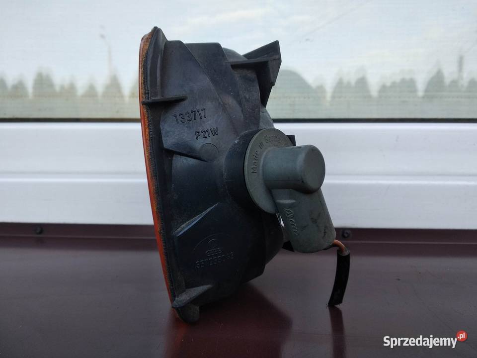 VW Passat B3 kierunkowskaz kierunek migacz lewy osobowe Sieradz