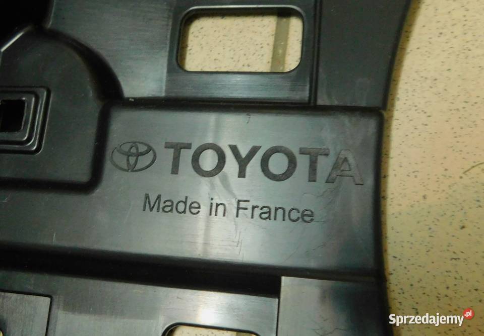 TOYOTA YARIS CROSS gril atrapa grila i płyta Tarnów