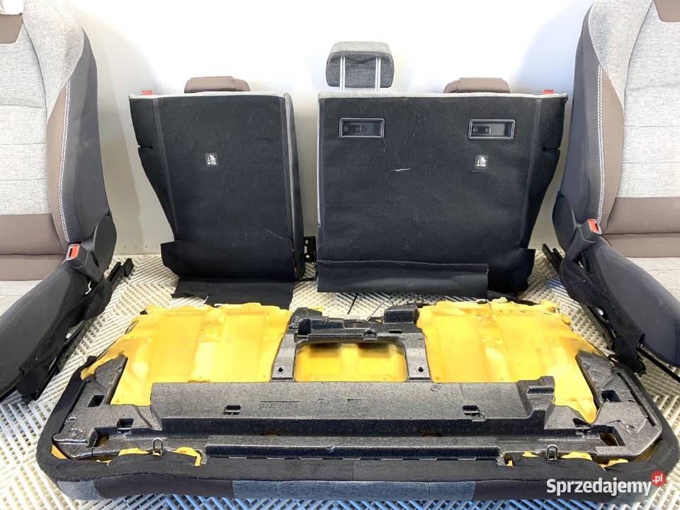 FOTELE KANAPA KOMPLET TOYOTA COROLLA E21 Kombi