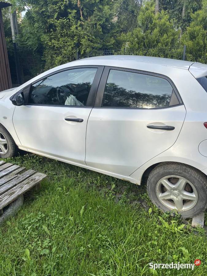 Sprzedam mazdę 2 uszkodzony Myślenice