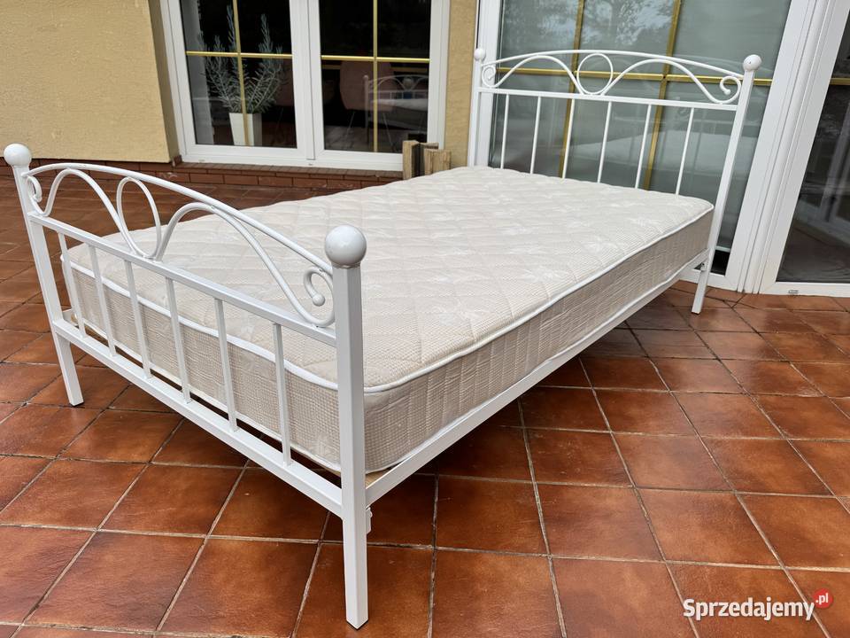 Łóżko z materacem 120x200 białe metalowe łoże Meble Garwolin