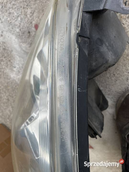 Lampy przód Toyota Corolla Verso II