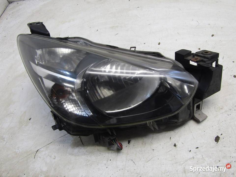 LAMPA PRAWA PRZEDNIA REFLEKTOR PRRAWY PRZÓD