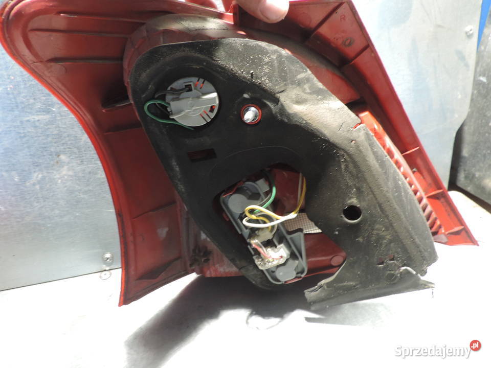 LAMPA PRAWY TYŁ TOYOTA YARIS II HB Nowy Sącz