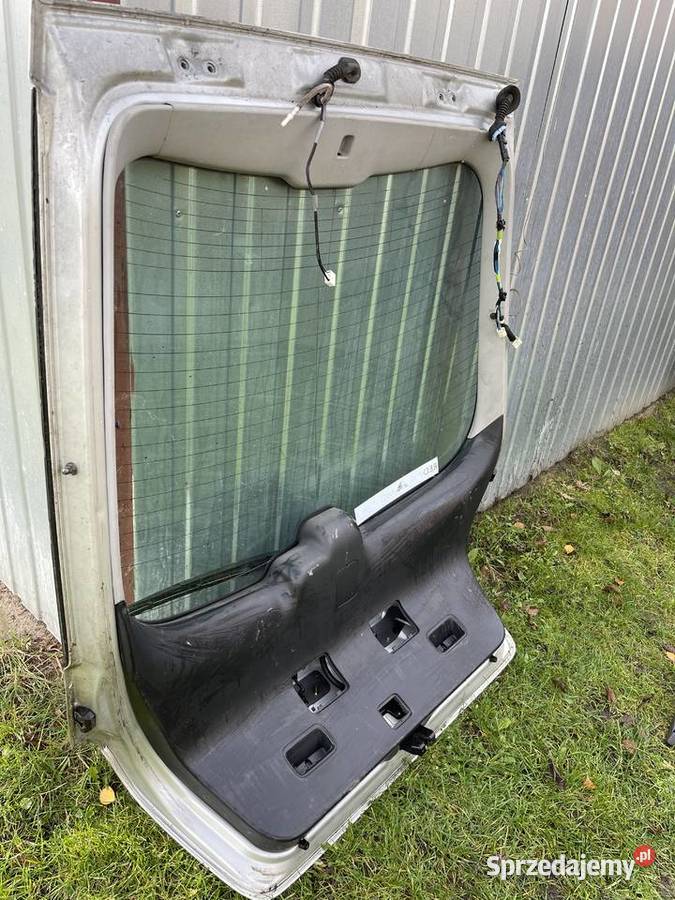 Klapapokrywa bagażnika Toyota avensis t 25 manualna Dziurów