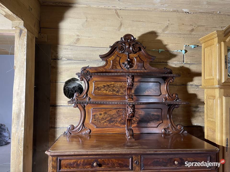 Komodach z drewna orzechowego Łapy