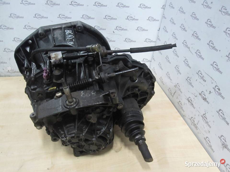 TRAFIC VIVARO 20 DCI M9R780 114 166 08r skrzynia dostawcze Kielce