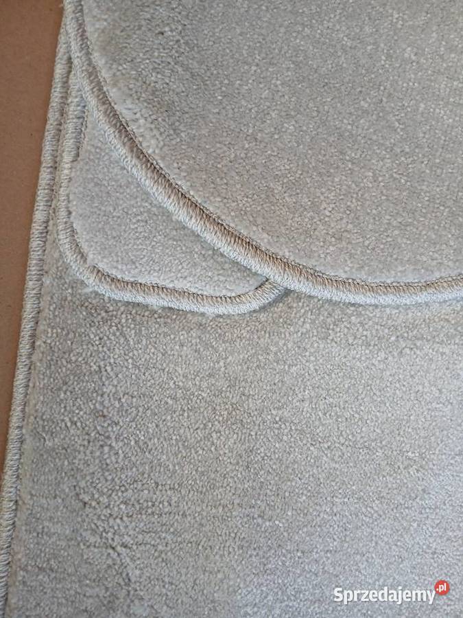 Komplet dywanikow 3 części Pozostałe sprzedam