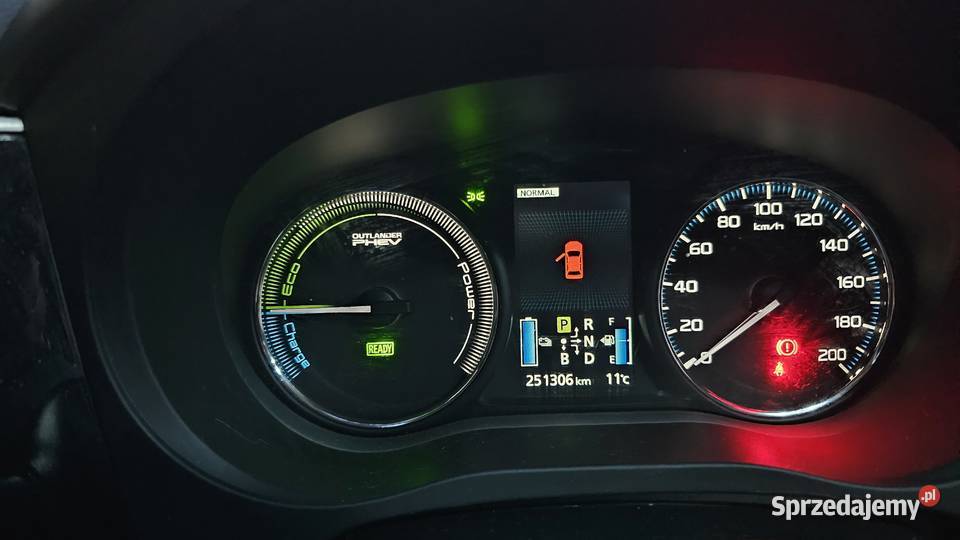 Sprzedam Mitsubishi Outlander phev III 2014r Kombi