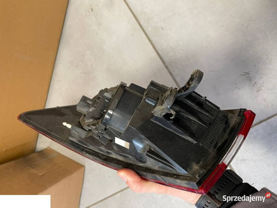 Renault clio lampa tył lewa 2015 Kozubszczyzna