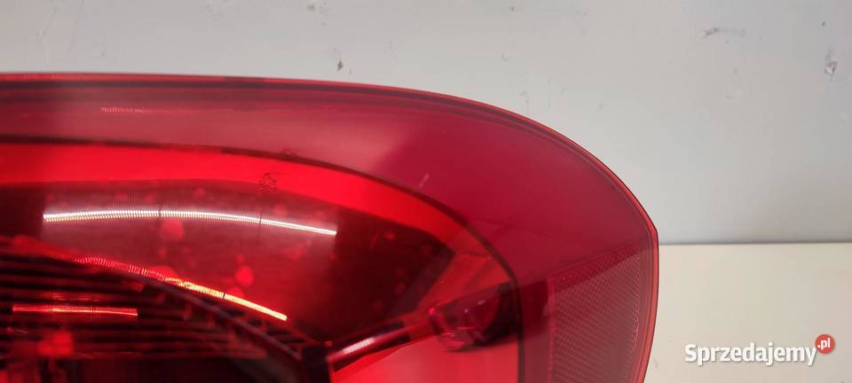 VW TIGUAN 5N0 LAMPA PRAWY TYŁ 2013