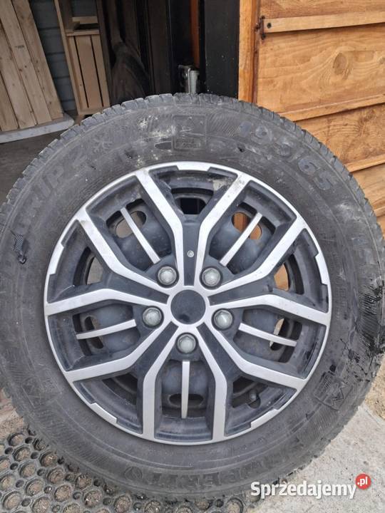 Sprzedam komplet opon z felgami stalowymi Rywałd sprzedam