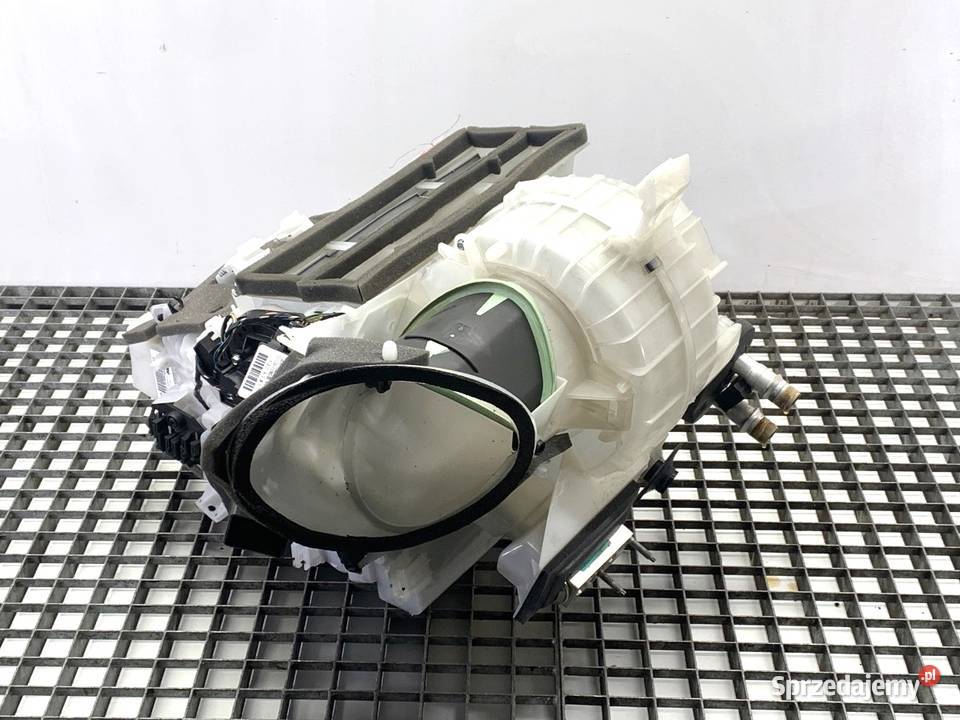 NAGRZEWNICA KOMBAJN PEUGEOT 2008 I 9815229880 osobowe podkarpackie