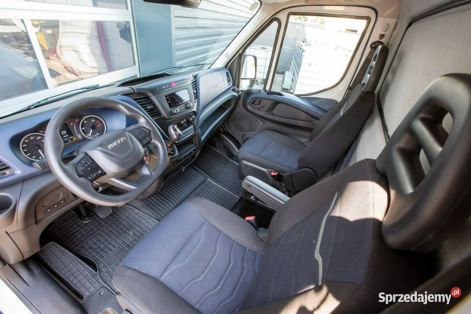 Iveco Daily KONTENER Niskopodwoziowy 35S14 Hi 2300cm3