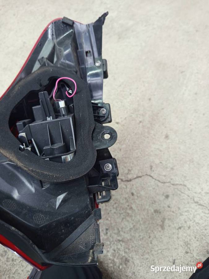 Lampa tylna Volvo V40 orginalna lewa osobowe Rzeszów sprzedam