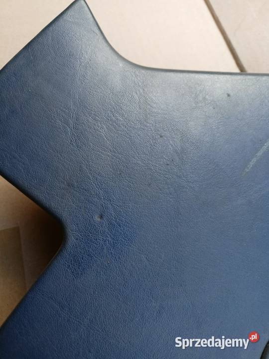 Mercedes W124 sedan słupki tylne granatowe 124 osobowe